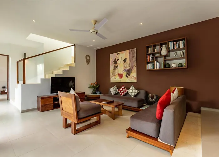 Spacious 4br With Pool In *