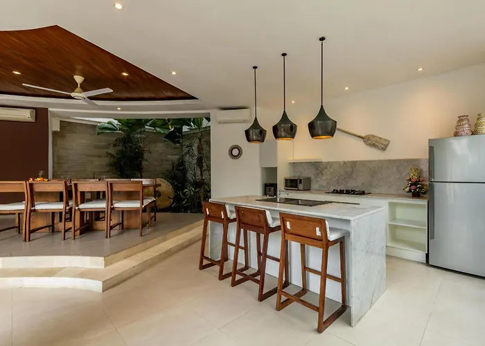 Spacious 4br With Pool In
