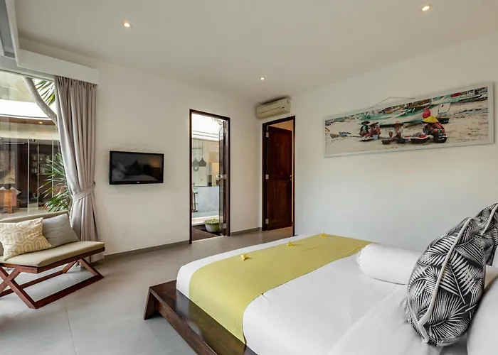 Villa Spacious 4br With Pool In