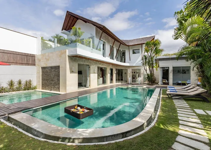 Spacious 4br With Pool In