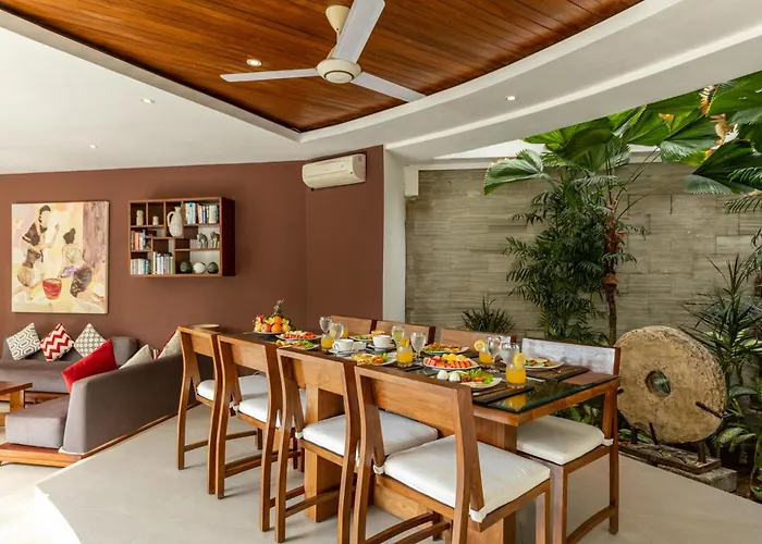 Villa Spacious 4br With Pool In