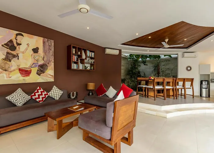 Spacious 4br With Pool In Villa